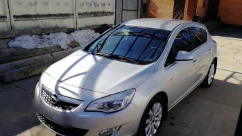 Opel Astra J