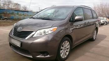 Toyota Sienna III