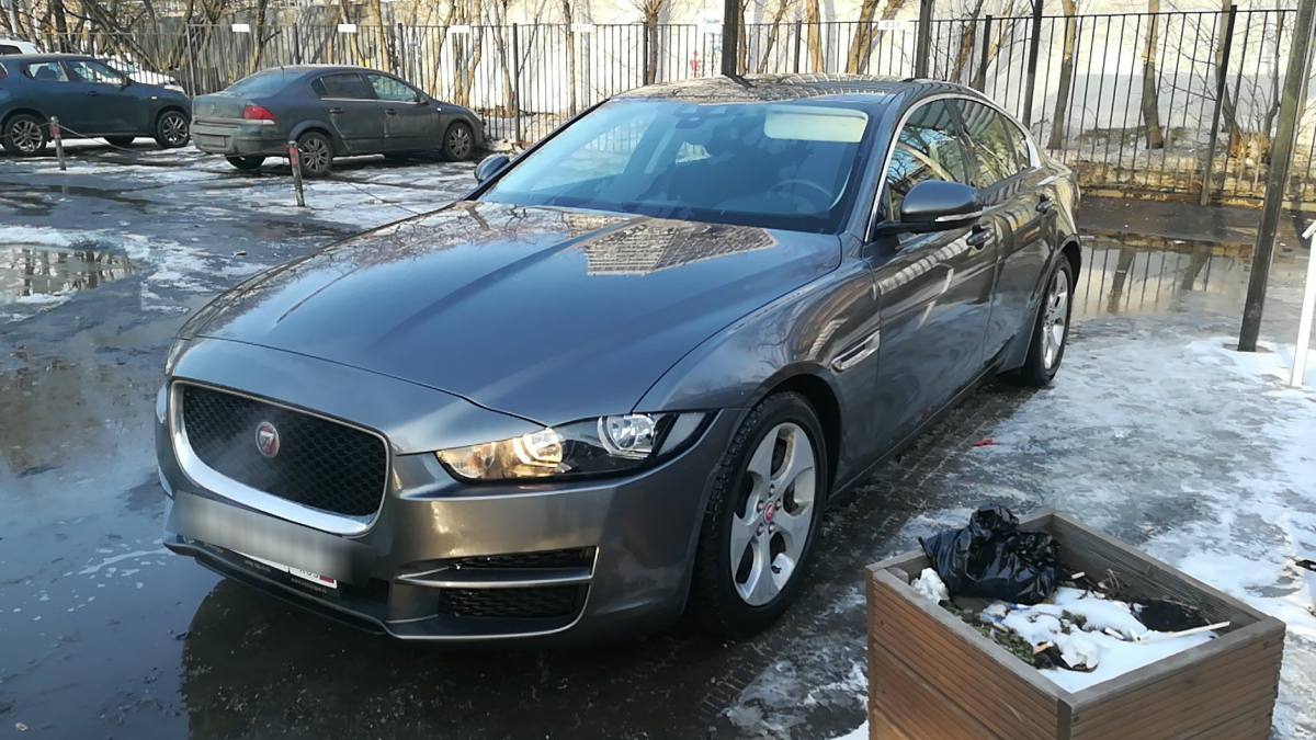 Jaguar XE