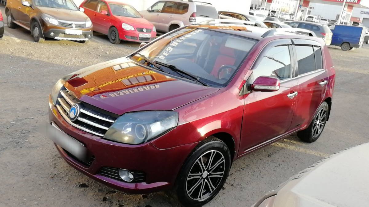 Geely MK Cross