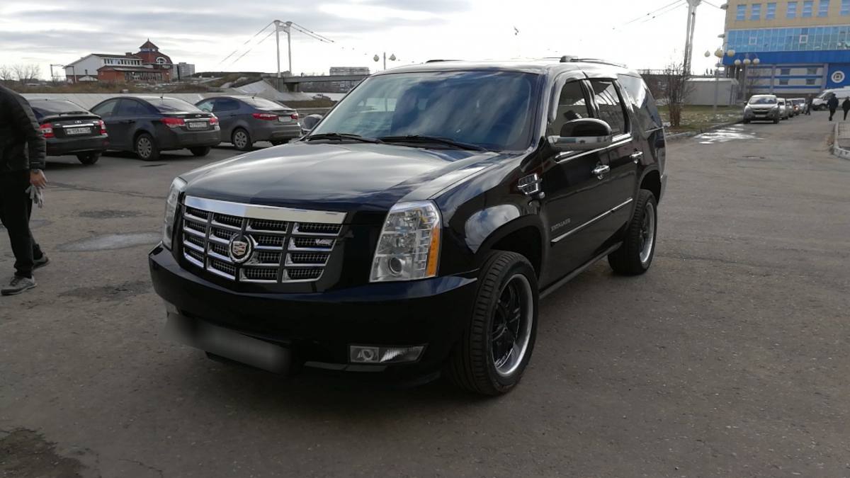 Cadillac Escalade III