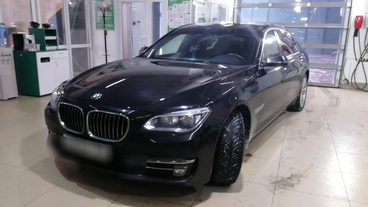 BMW 7er V (F01/F02/F04) Рестайлинг