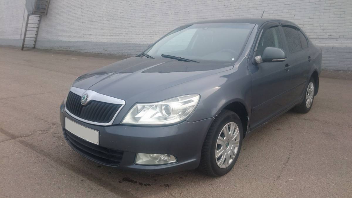 Skoda Octavia II Рестайлинг 1.6 MT (102 л.с.) [2011] 2011