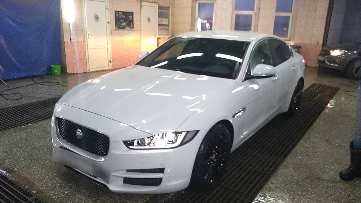 Jaguar XE