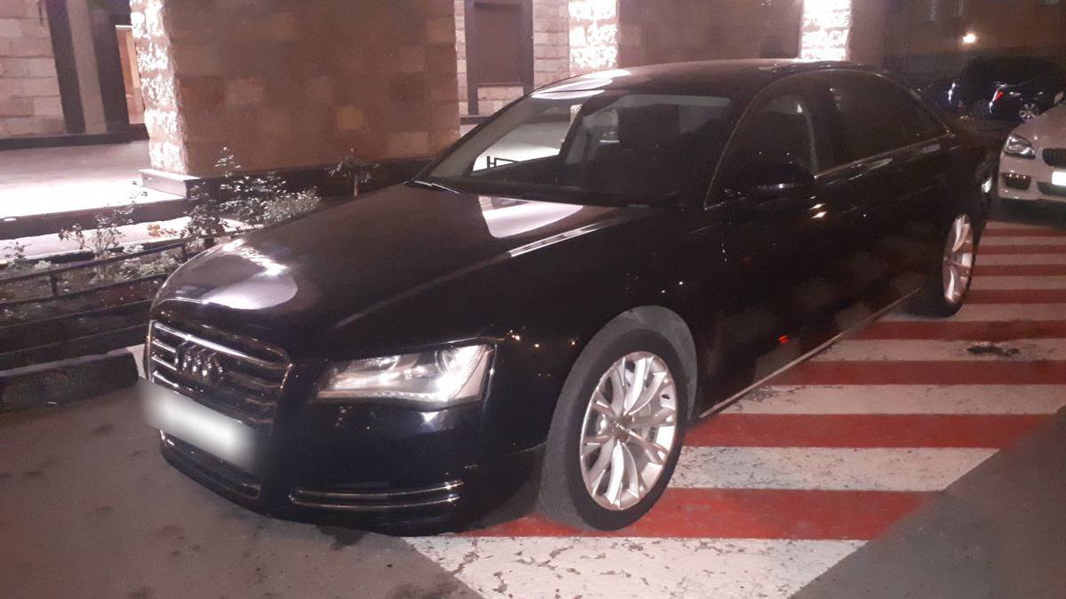 Audi A8 III (D4)