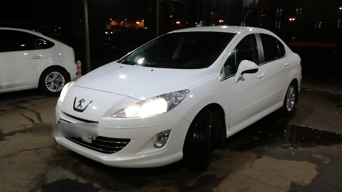 Peugeot 408