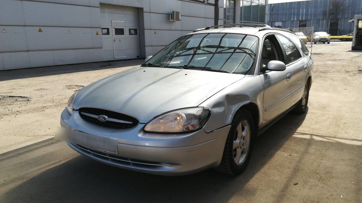 Ford Taurus IV 2000