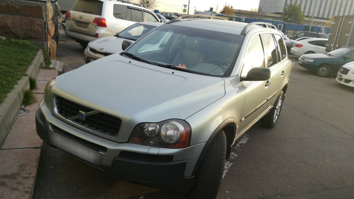 Volvo XC90 I