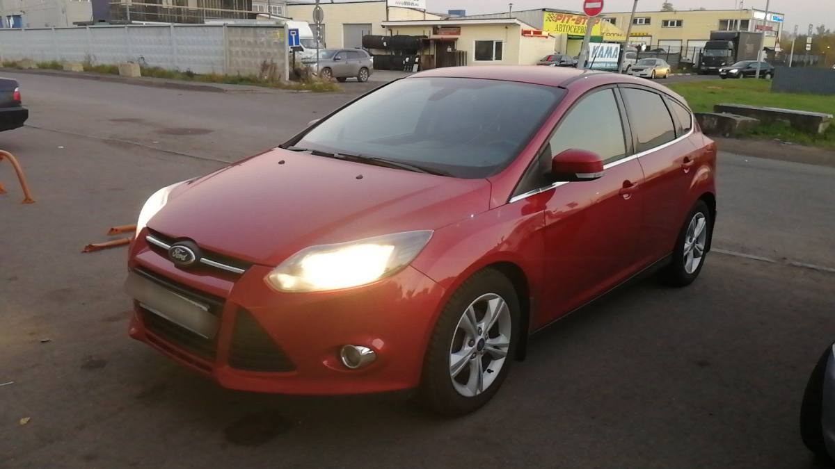 Ford Focus III 1.6 AT (105 л.с.) [2013]