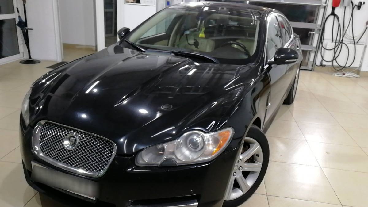 Jaguar XF I