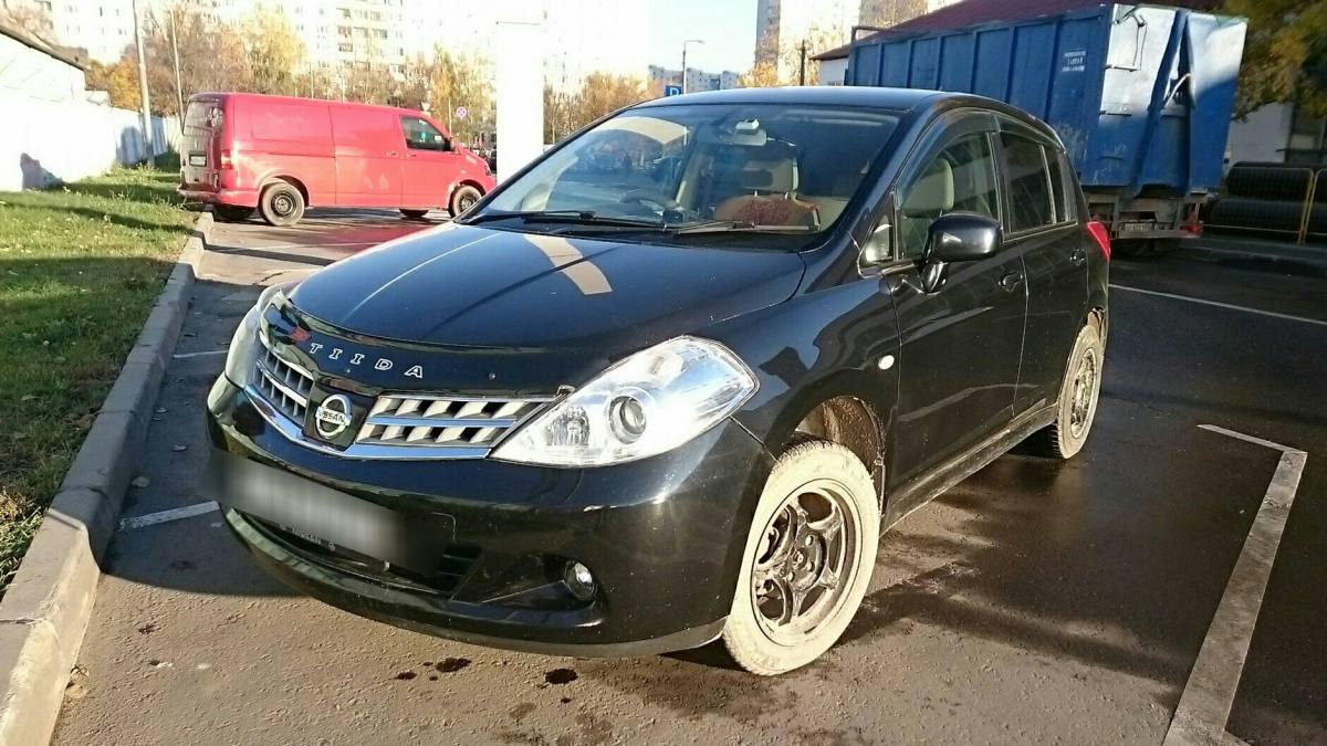 Nissan Tiida I