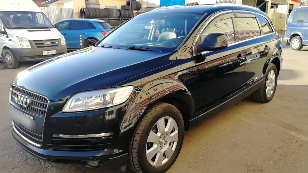 Audi Q7 I