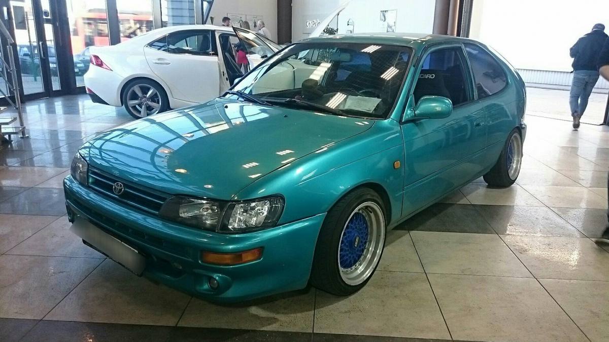 Toyota Corolla VII (E100)