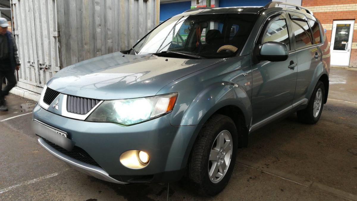 Mitsubishi Outlander II