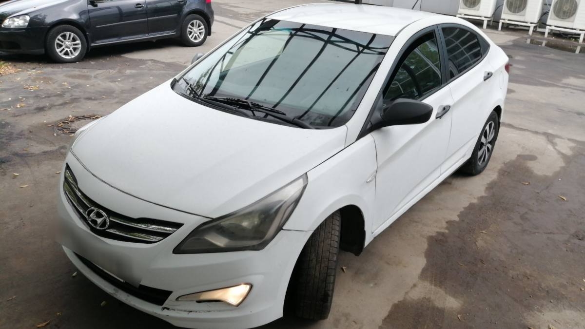 Hyundai Solaris I Рестайлинг 1.4 MT (107 л.с.) [2015] 2015